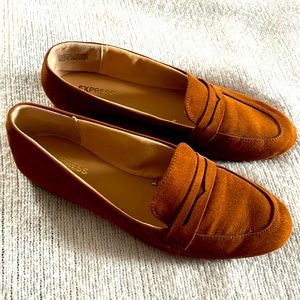 Express size 7 loafer style brown shoes